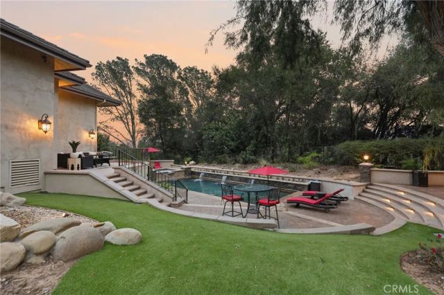 664 Manor Ridge Road, Santa Paula, CA 93060
