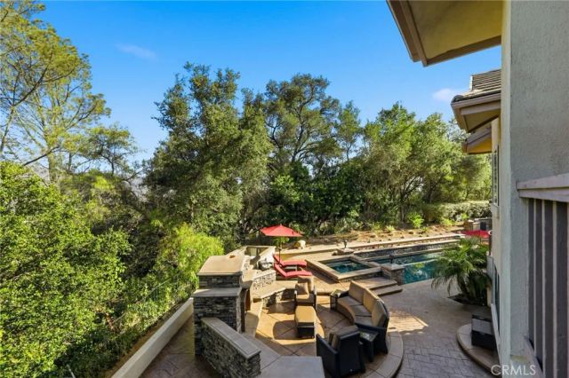 664 Manor Ridge Road, Santa Paula, CA 93060