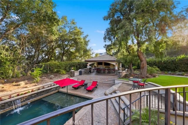 664 Manor Ridge Road, Santa Paula, CA 93060