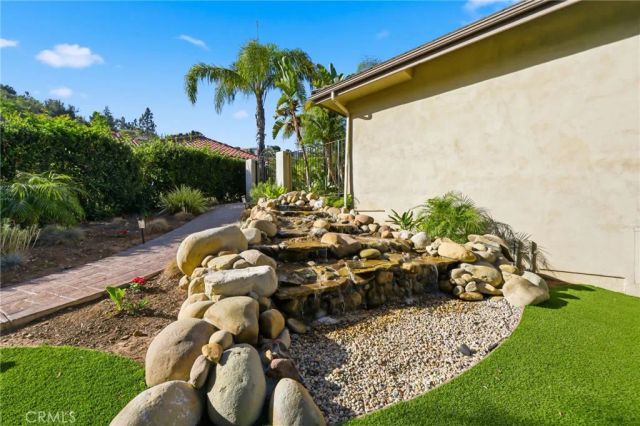 664 Manor Ridge Road, Santa Paula, CA 93060