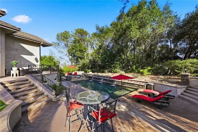 664 Manor Ridge Road, Santa Paula, CA 93060