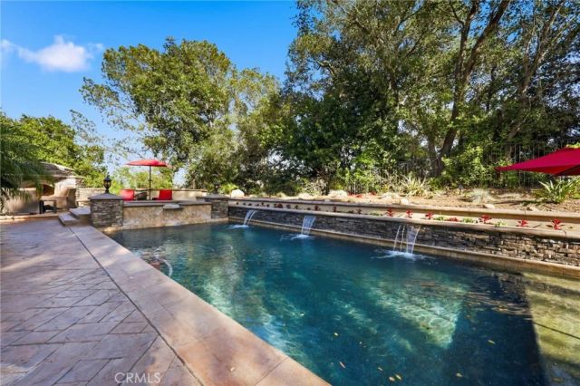 664 Manor Ridge Road, Santa Paula, CA 93060