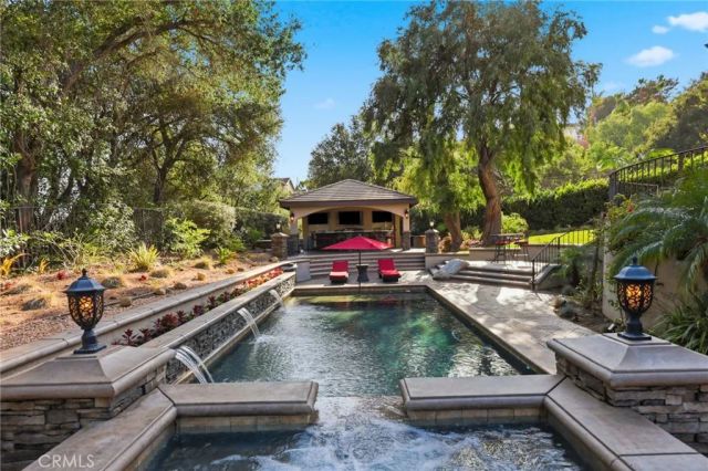664 Manor Ridge Road, Santa Paula, CA 93060