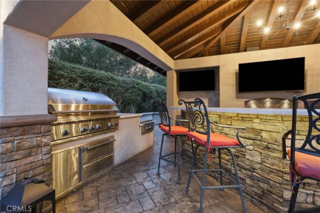 664 Manor Ridge Road, Santa Paula, CA 93060