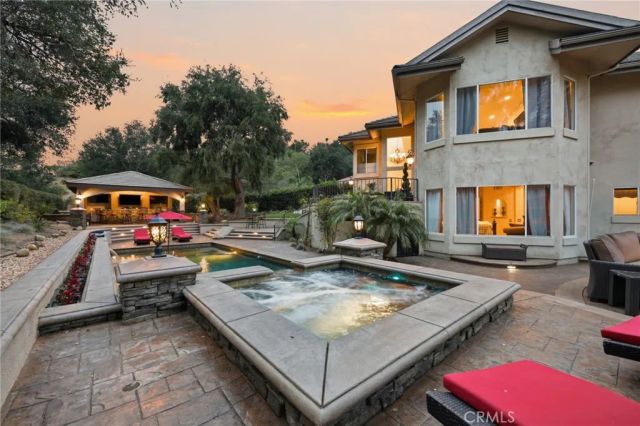 664 Manor Ridge Road, Santa Paula, CA 93060
