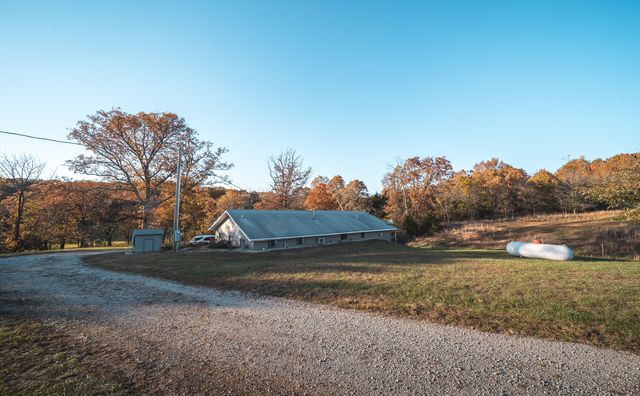 6601 County Line Road, Graff, MO 65660