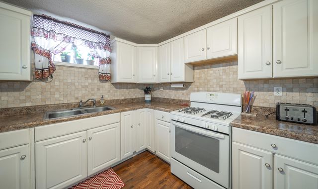 6601 County Line Road, Graff, MO 65660