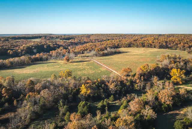 6601 County Line Road, Graff, MO 65660