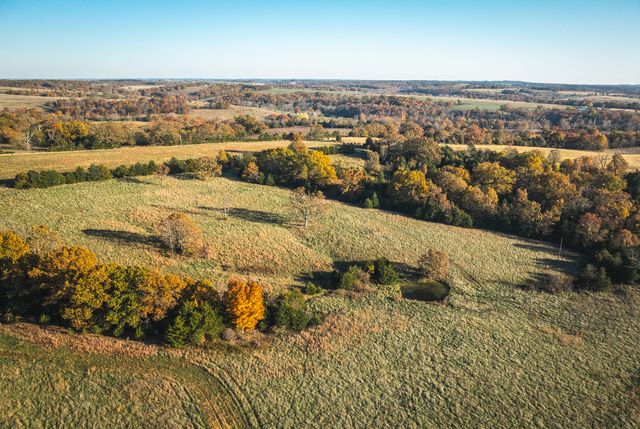 6601 County Line Road, Graff, MO 65660