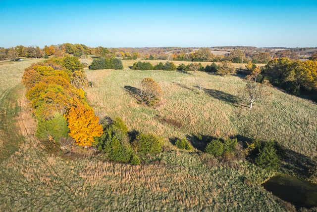 6601 County Line Road, Graff, MO 65660