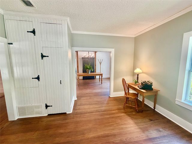 725 Bolivar Street, Denton, TX 76201