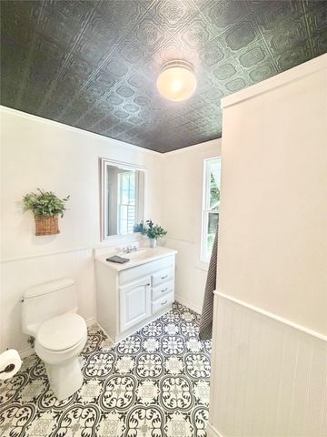 725 Bolivar Street, Denton, TX 76201