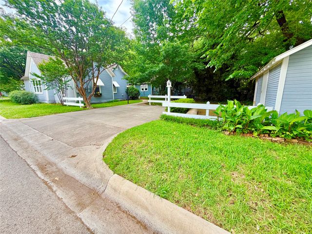 725 Bolivar Street, Denton, TX 76201