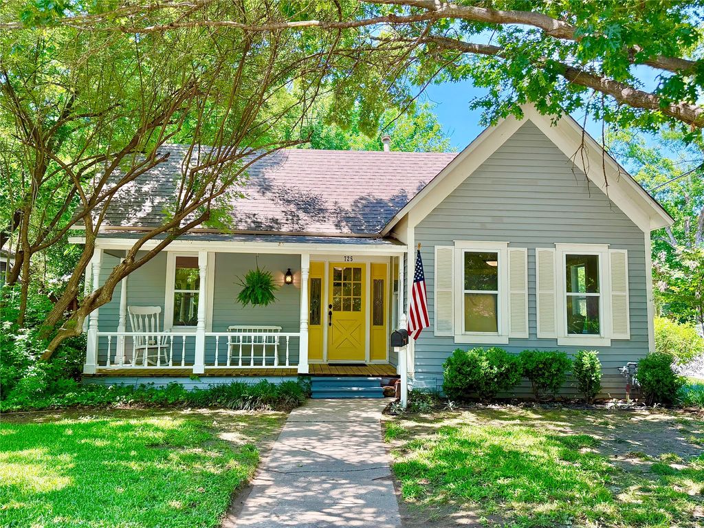 725 Bolivar Street, Denton, TX 76201
