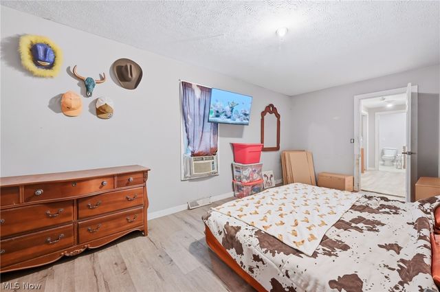 3470 Roseview Drive SE, Hubbard, OH 44425