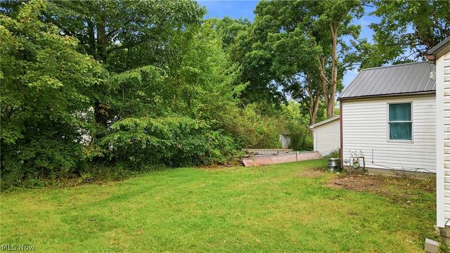 3470 Roseview Drive SE, Hubbard, OH 44425