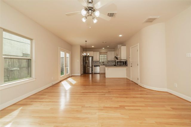 3718 Main Aspen Drive, Houston, TX 77025