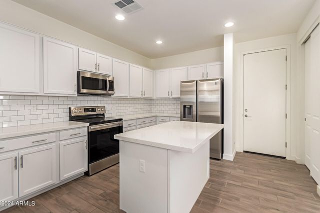 5540 S DILLON Circle, Mesa, AZ 85212