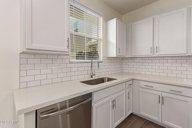 5540 S DILLON Circle, Mesa, AZ 85212