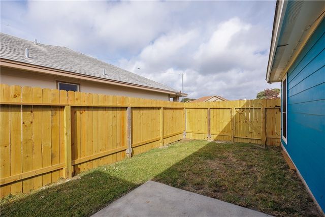 2333 Zuza Dr, Corpus Christi, TX 78418