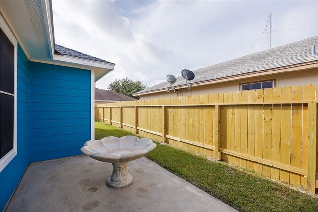 2333 Zuza Dr, Corpus Christi, TX 78418
