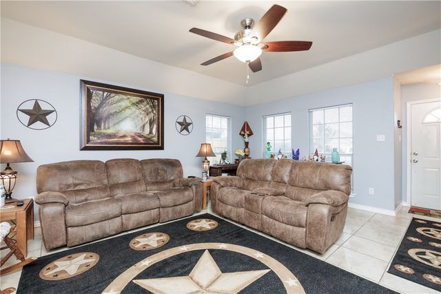 2333 Zuza Dr, Corpus Christi, TX 78418