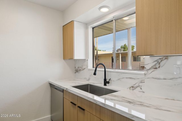 4630 N 68TH Street 272, Scottsdale, AZ 85251