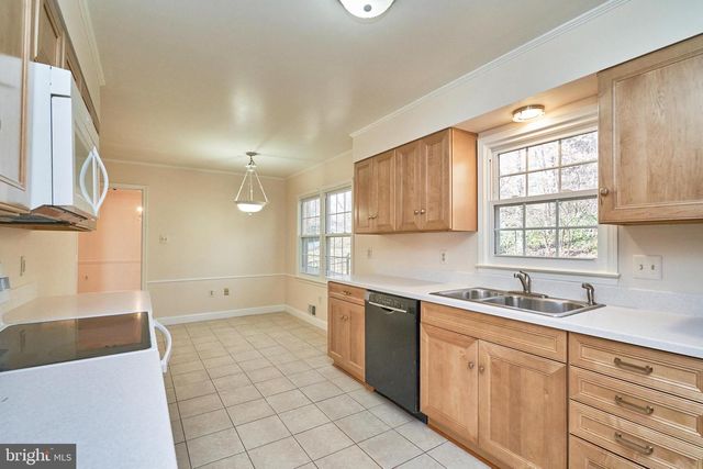 5806 BENT TWIG RD, Mclean, VA 22101