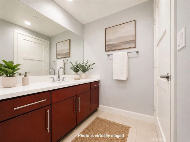 14412 Killion Street 310, Sherman Oaks, CA 91401