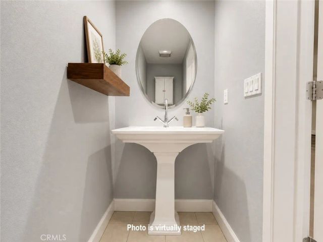 14412 Killion Street 310, Sherman Oaks, CA 91401