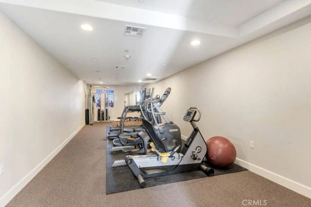 14412 Killion Street 310, Sherman Oaks, CA 91401