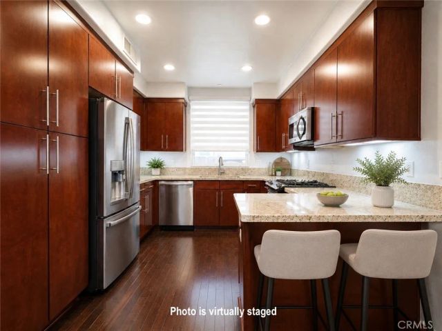 14412 Killion Street 310, Sherman Oaks, CA 91401