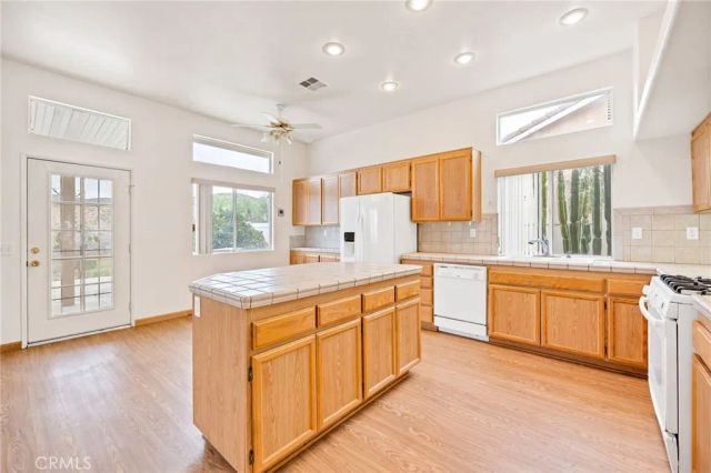 44268 Galicia, Hemet, CA 92544