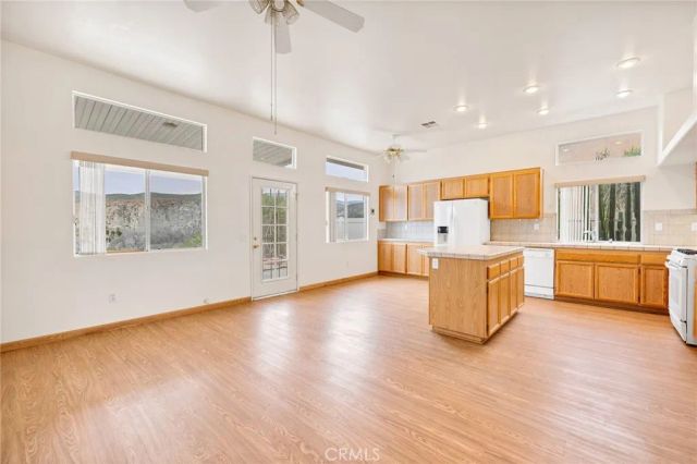 44268 Galicia, Hemet, CA 92544