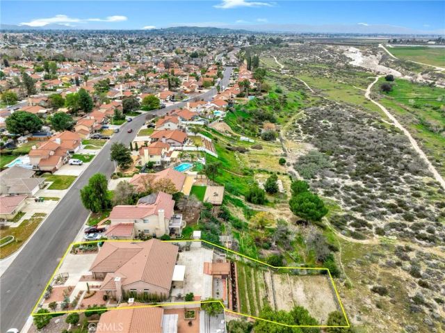 44268 Galicia, Hemet, CA 92544