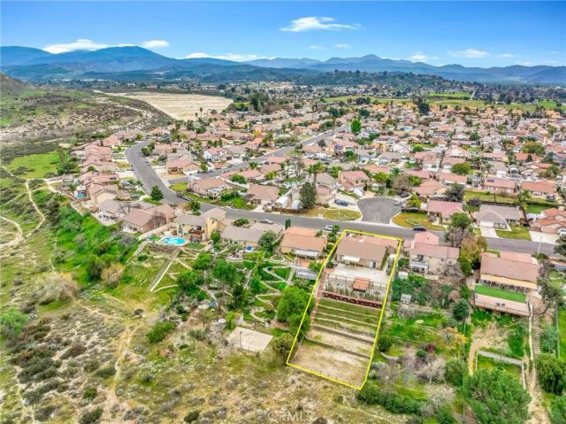 44268 Galicia, Hemet, CA 92544