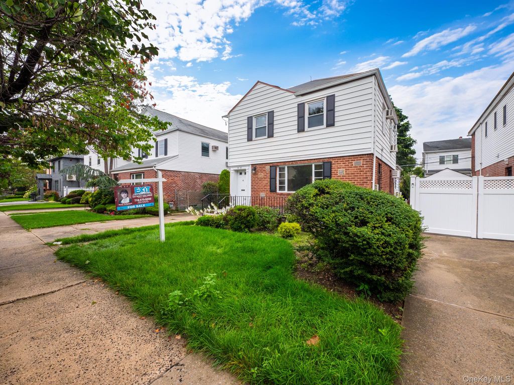 75-19 171st Street, Fresh Meadows, NY 11366 — photo 2