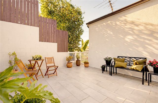 12452 Laurel Terrace Drive, Studio City, CA 91604