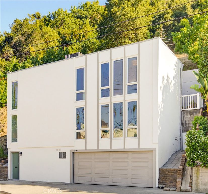 12452 Laurel Terrace Drive, Studio City, CA 91604