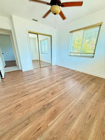 2458 Plunkett St, Hollywood, FL 33020