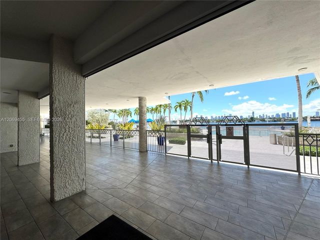 800 West Avenue 734, Miami Beach, FL 33139