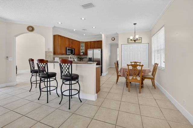 6207 Shadow Tree Lane, Lake Worth, FL 33463