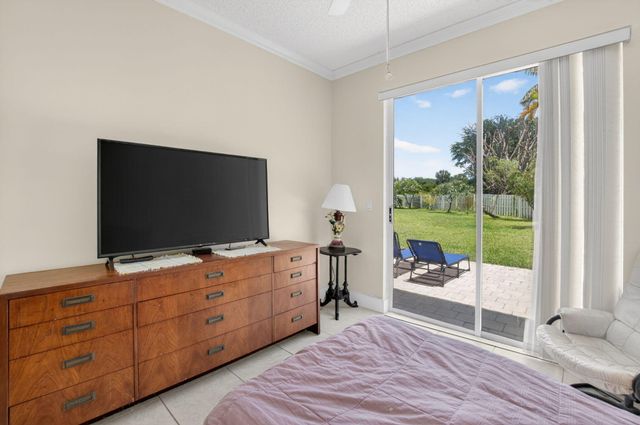 6207 Shadow Tree Lane, Lake Worth, FL 33463