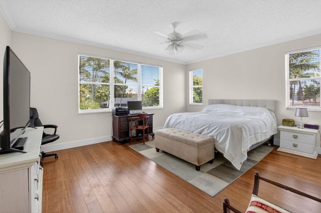 6207 Shadow Tree Lane, Lake Worth, FL 33463
