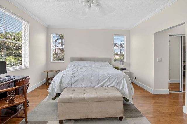 6207 Shadow Tree Lane, Lake Worth, FL 33463