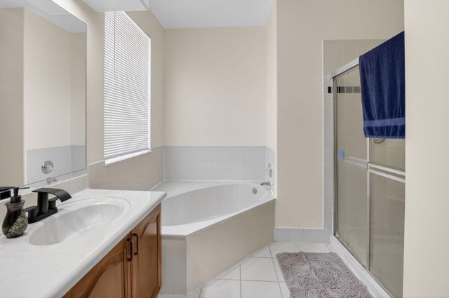 6207 Shadow Tree Lane, Lake Worth, FL 33463