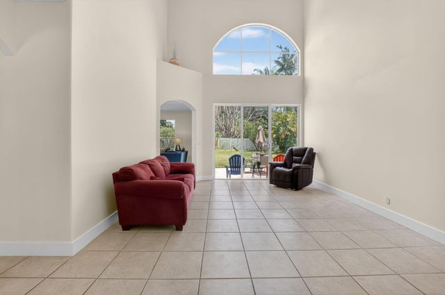 6207 Shadow Tree Lane, Lake Worth, FL 33463