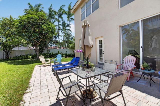 6207 Shadow Tree Lane, Lake Worth, FL 33463