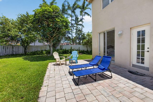 6207 Shadow Tree Lane, Lake Worth, FL 33463