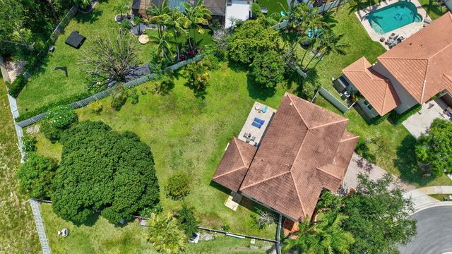 6207 Shadow Tree Lane, Lake Worth, FL 33463